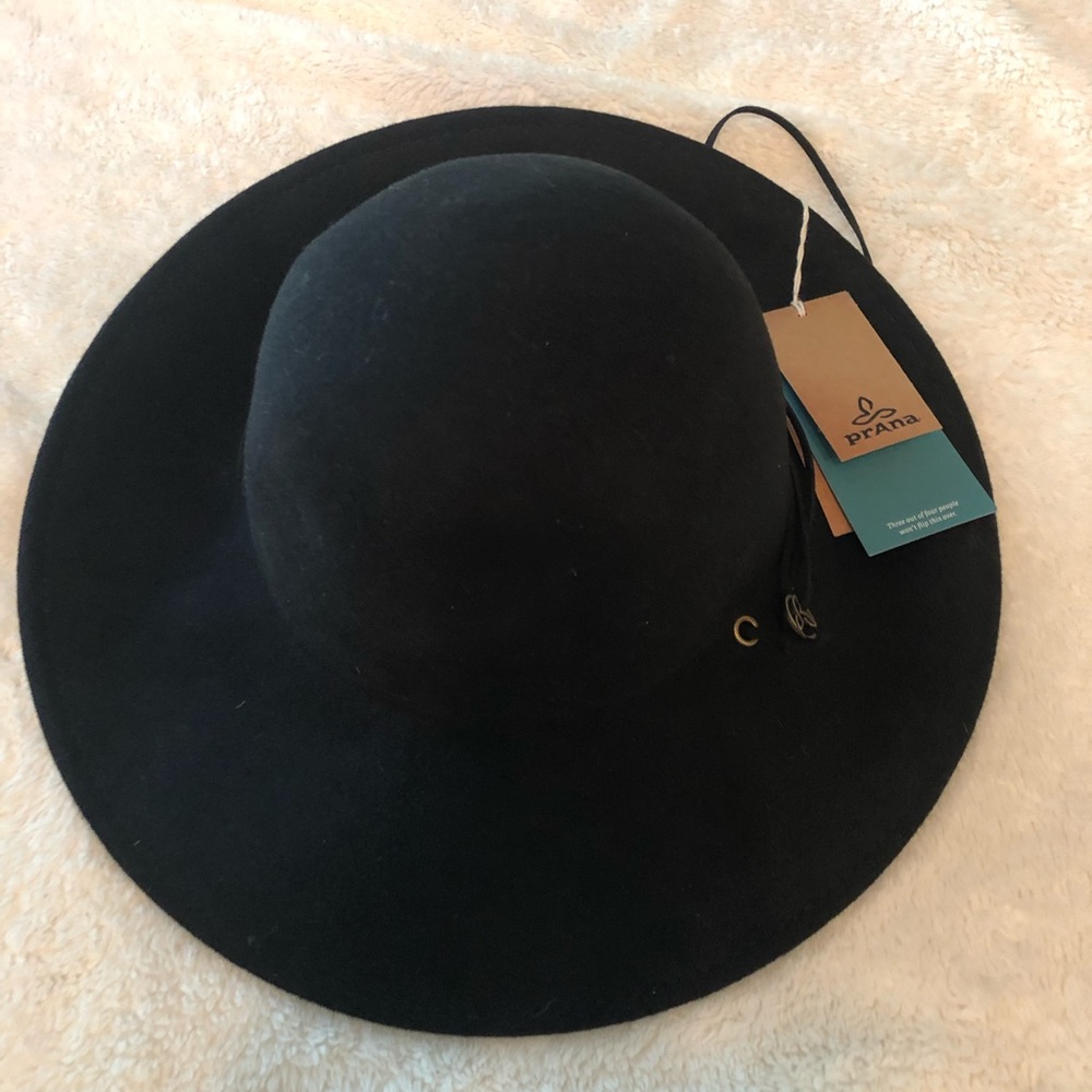 Prana black hat